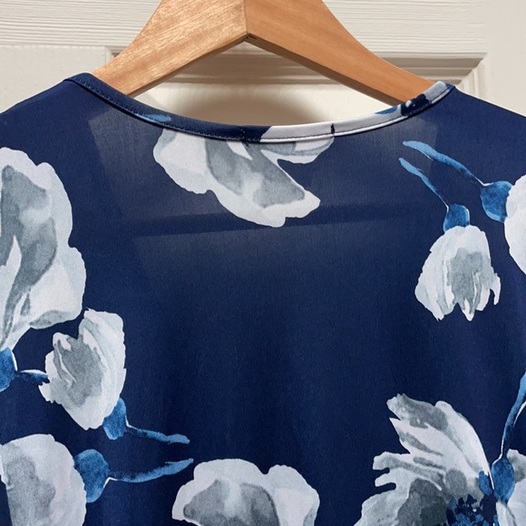 Venus Floral Blouse - Picture 11 of 15